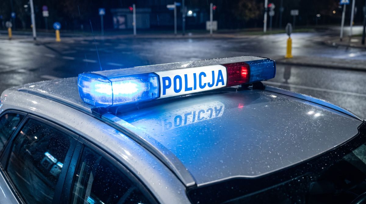 Policja w Warszawie walczy z internetowymi groźbami i przestępczością w sieci