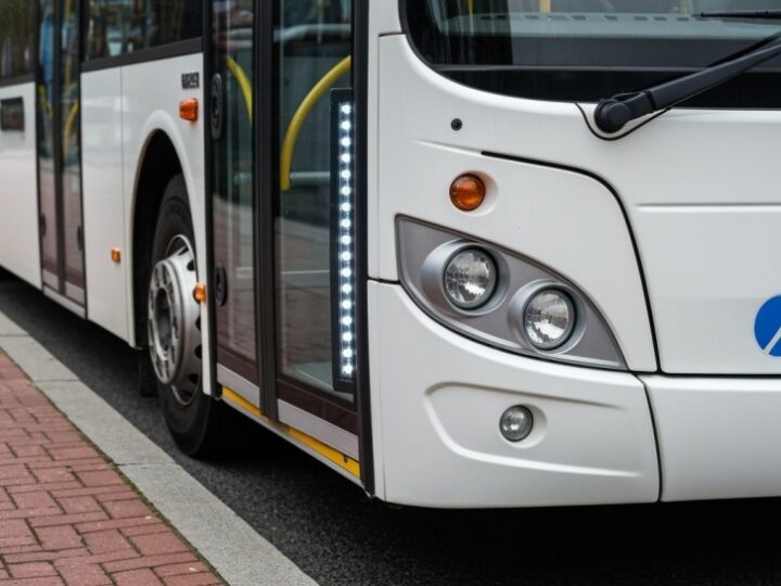 Hybrydowe autobusy sprzed lat: Warszawskie testy, które zmieniły transport publiczny