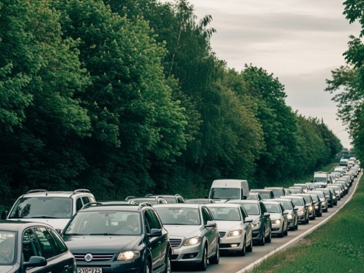 Znicz 2026 w Nowym Dworze: jednokierunkowe ulice i ograniczony dojazd do cmentarza